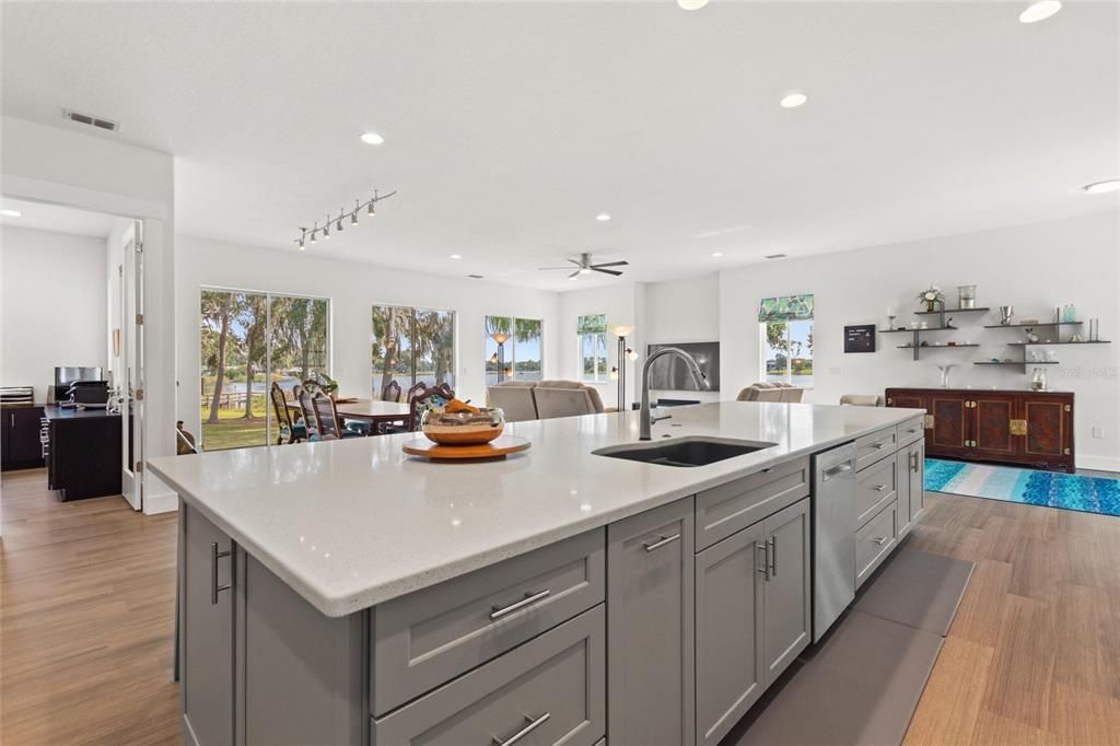 For Sale: $1,300,000 (2 beds, 3 baths, 3936 Square Feet)