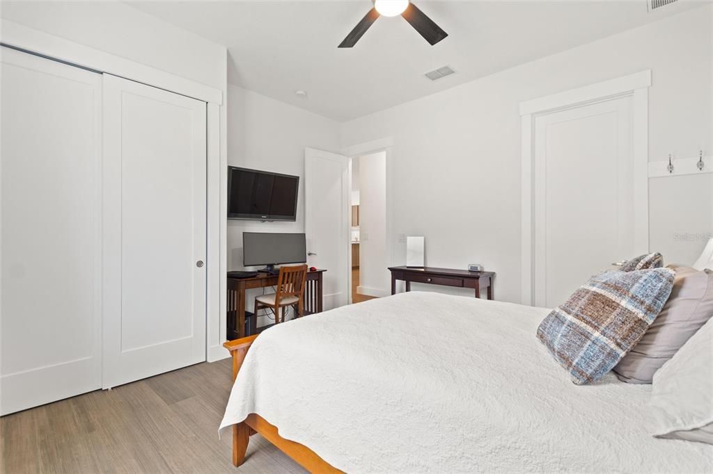 For Sale: $1,300,000 (2 beds, 3 baths, 3936 Square Feet)