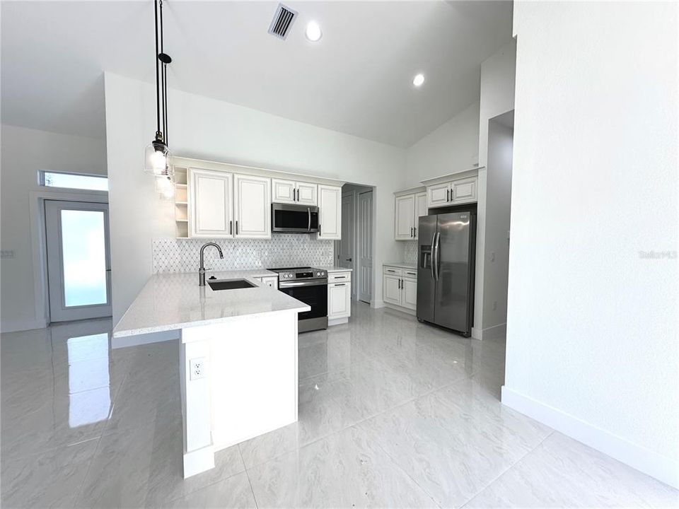 出租: $1,995 (3 贝兹, 2 浴室, 1474 平方英尺)