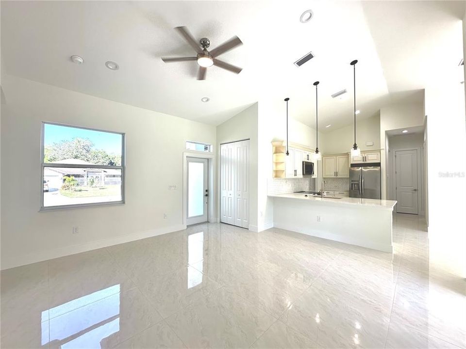 出租: $1,995 (3 贝兹, 2 浴室, 1474 平方英尺)