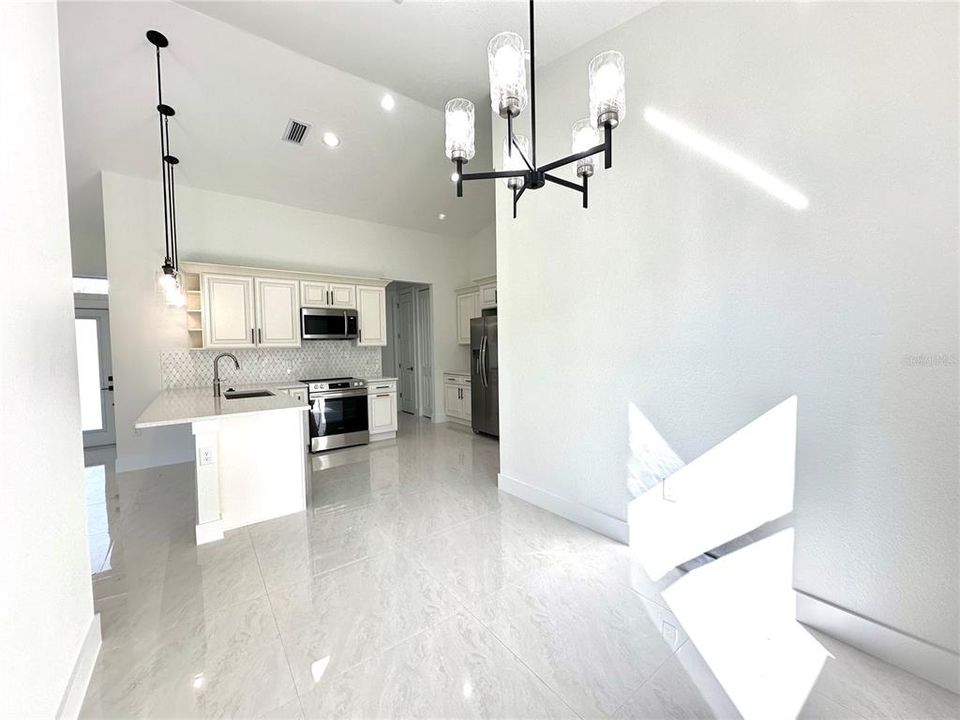 出租: $1,995 (3 贝兹, 2 浴室, 1474 平方英尺)