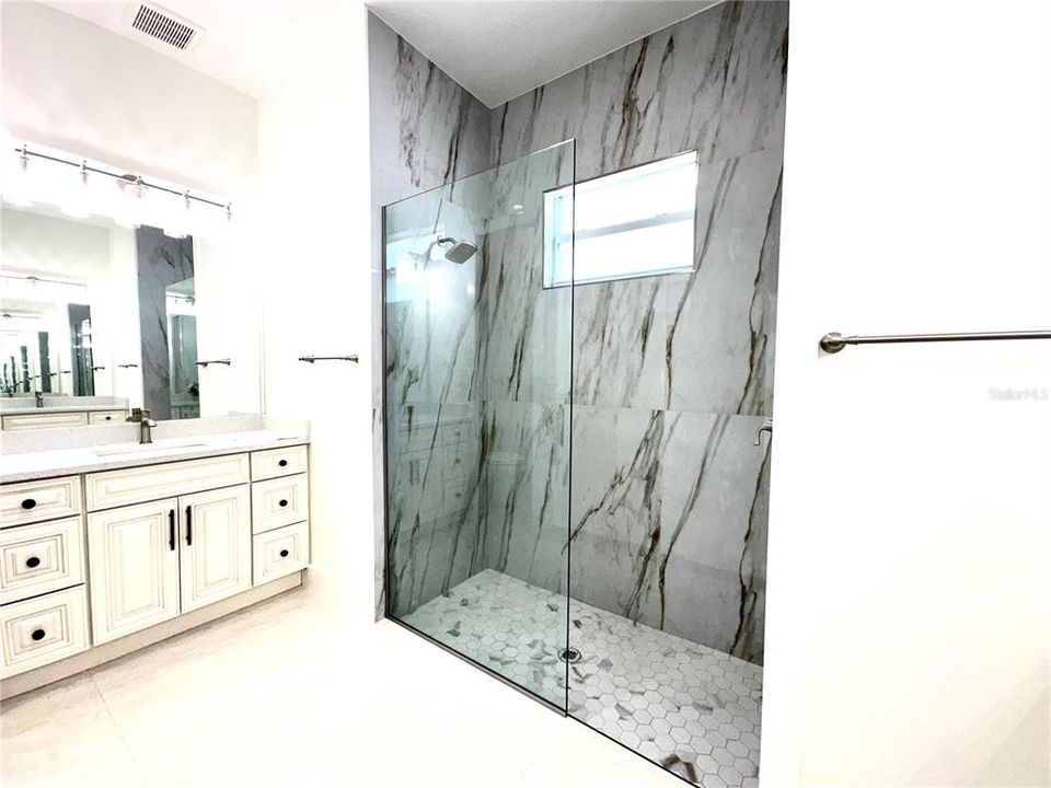 出租: $1,995 (3 贝兹, 2 浴室, 1474 平方英尺)