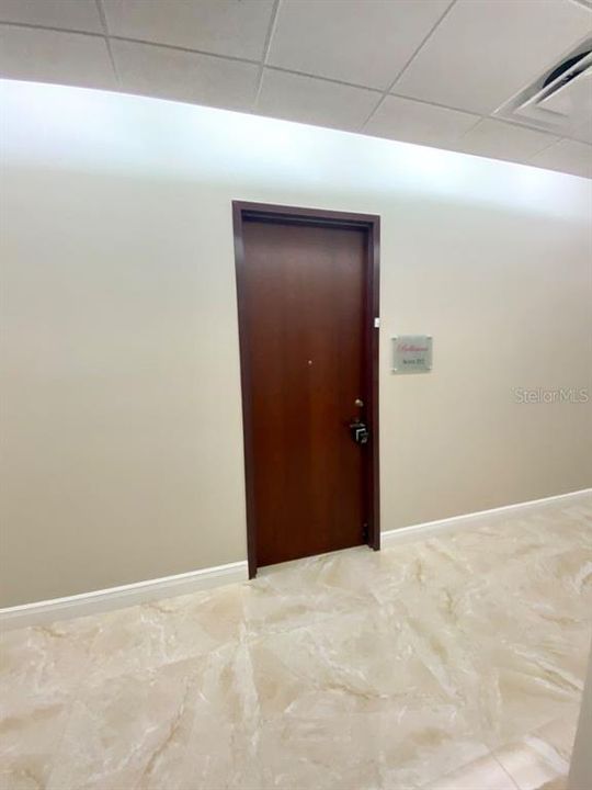 For Sale: $319,000 (0 beds, 0 baths, 631 Square Feet)