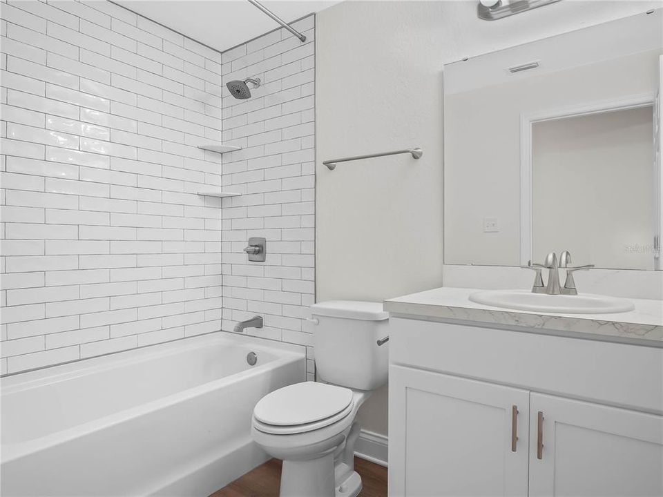 合同活跃: $259,000 (3 贝兹, 2 浴室, 1279 平方英尺)