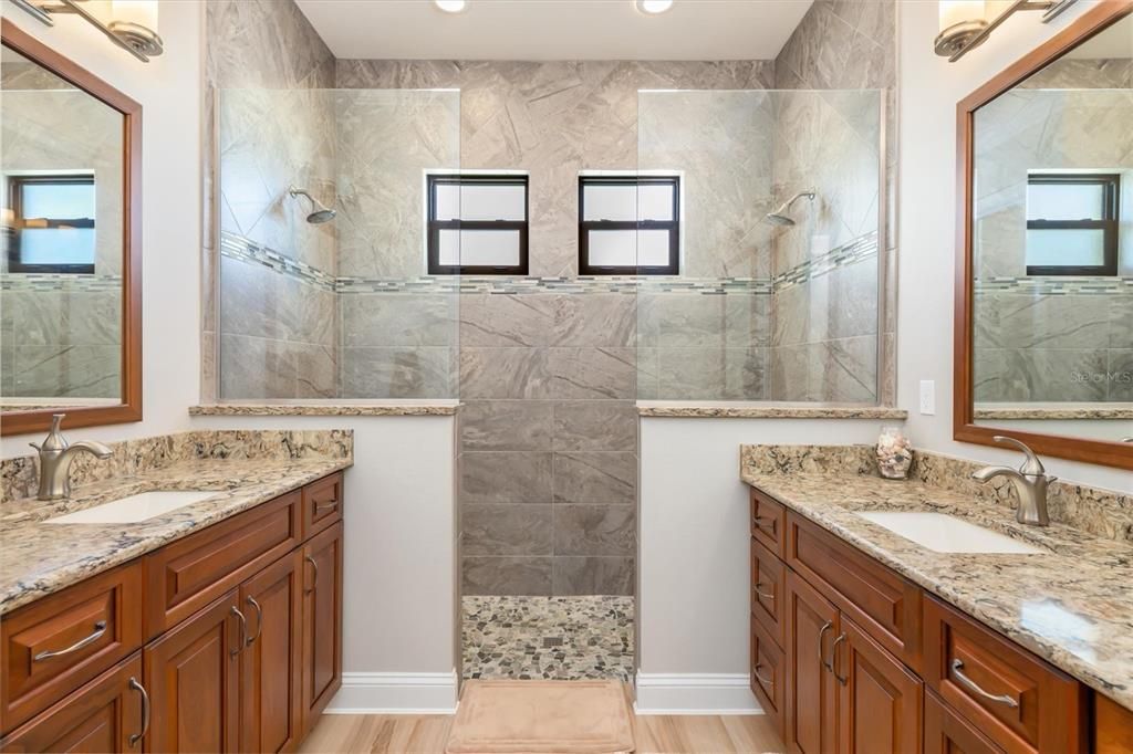 En Venta: $1,450,000 (3 camas, 3 baños, 3208 Pies cuadrados)