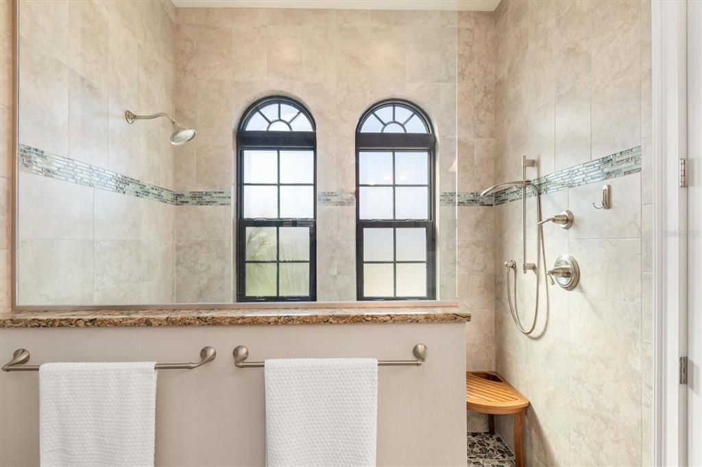 En Venta: $1,450,000 (3 camas, 3 baños, 3208 Pies cuadrados)