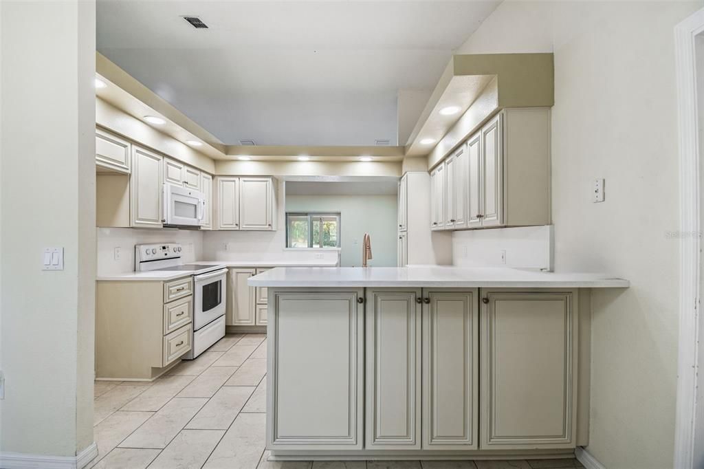 For Sale: $350,000 (3 beds, 2 baths, 1312 Square Feet)