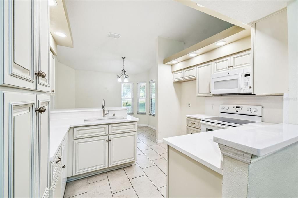 For Sale: $350,000 (3 beds, 2 baths, 1312 Square Feet)