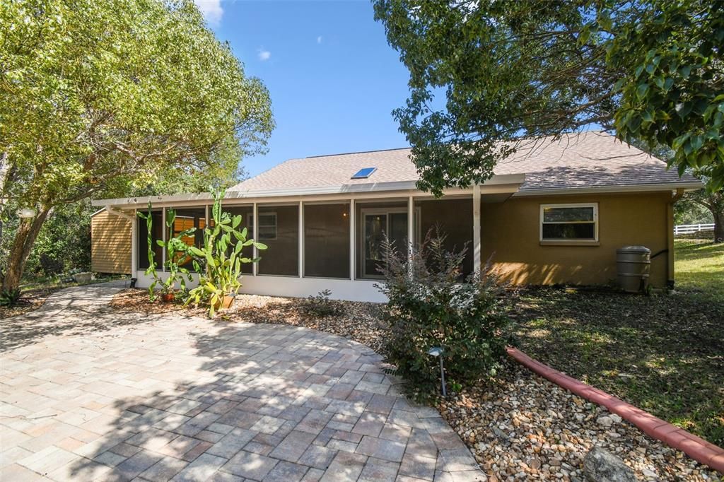 For Sale: $350,000 (3 beds, 2 baths, 1312 Square Feet)