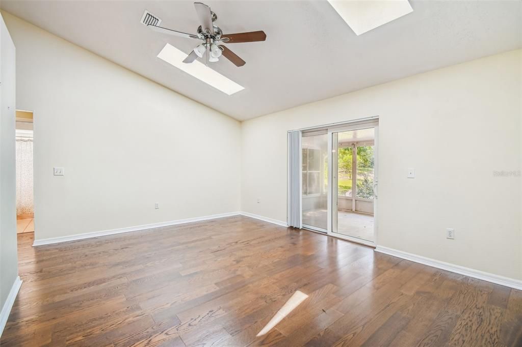 For Sale: $350,000 (3 beds, 2 baths, 1312 Square Feet)