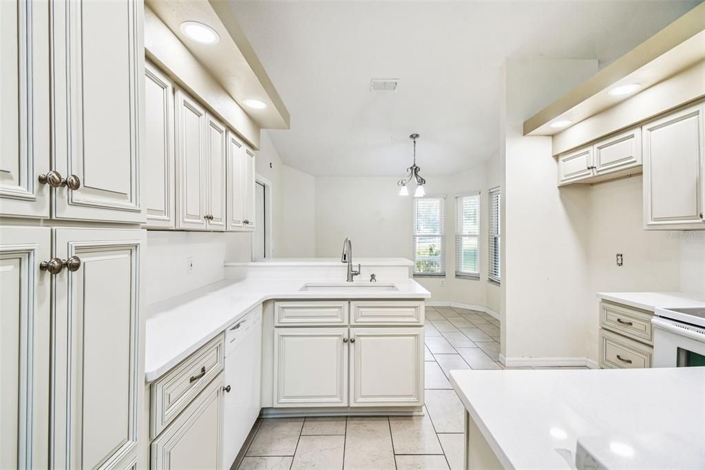 For Sale: $350,000 (3 beds, 2 baths, 1312 Square Feet)