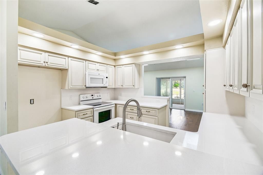 For Sale: $350,000 (3 beds, 2 baths, 1312 Square Feet)