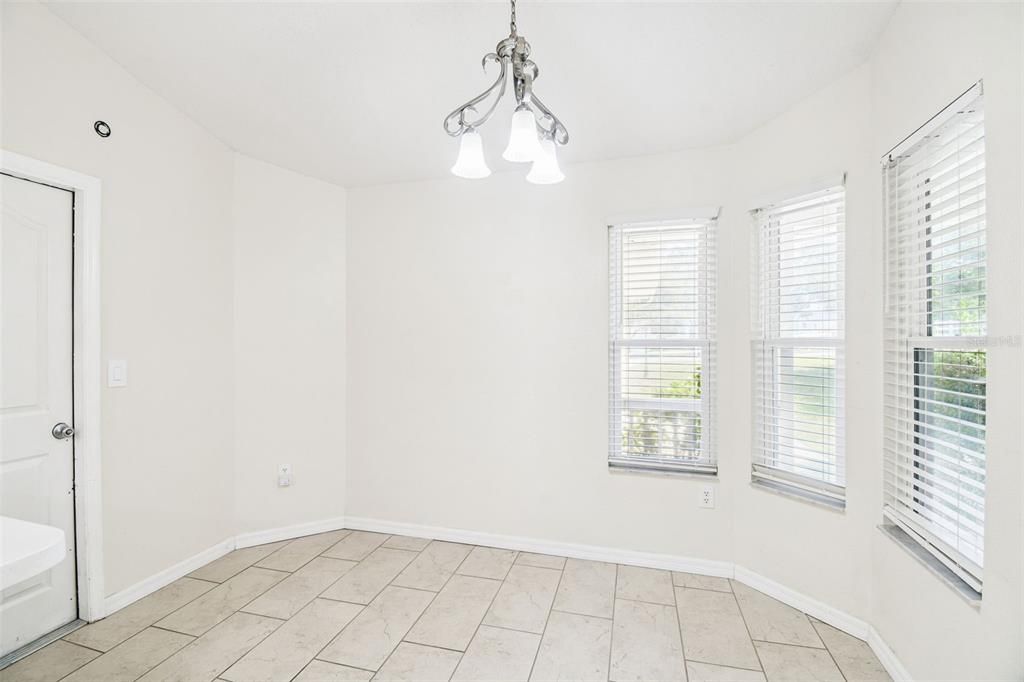 For Sale: $350,000 (3 beds, 2 baths, 1312 Square Feet)