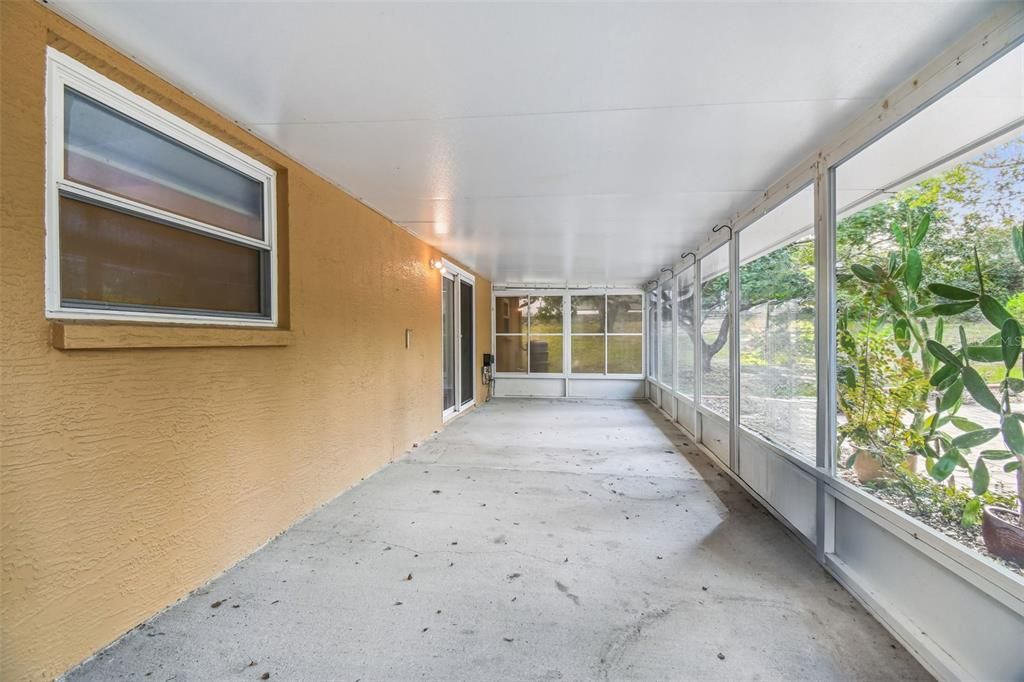 For Sale: $350,000 (3 beds, 2 baths, 1312 Square Feet)