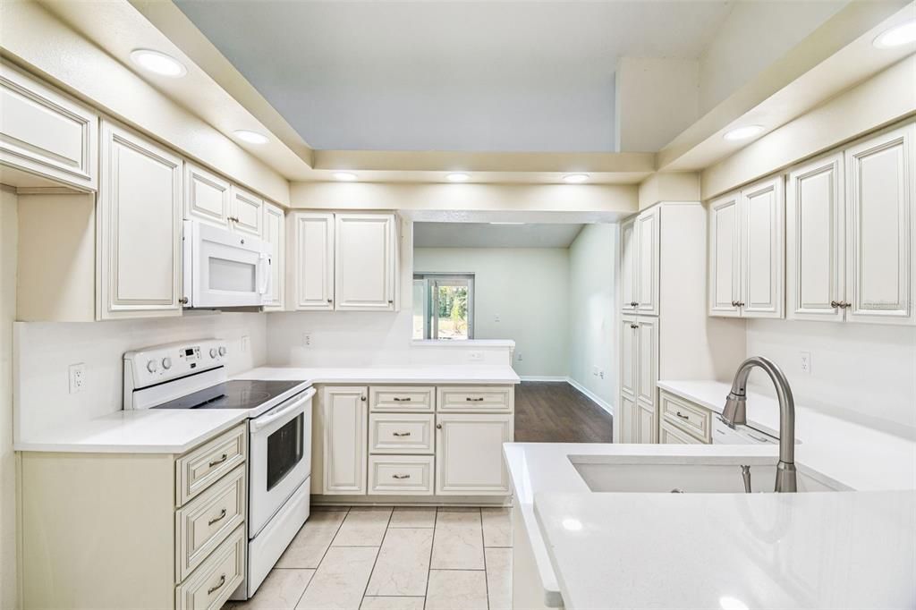 For Sale: $350,000 (3 beds, 2 baths, 1312 Square Feet)