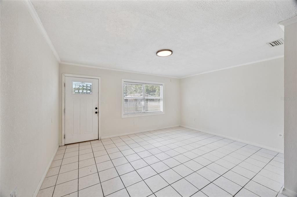 For Sale: $370,000 (3 beds, 2 baths, 1750 Square Feet)