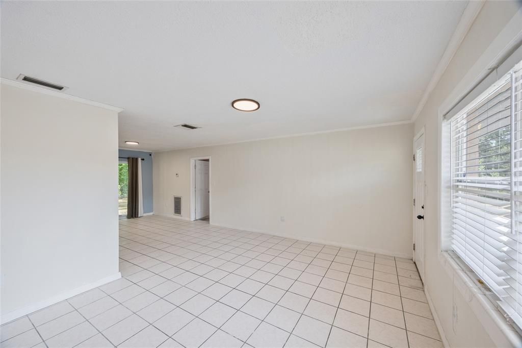 For Sale: $370,000 (3 beds, 2 baths, 1750 Square Feet)