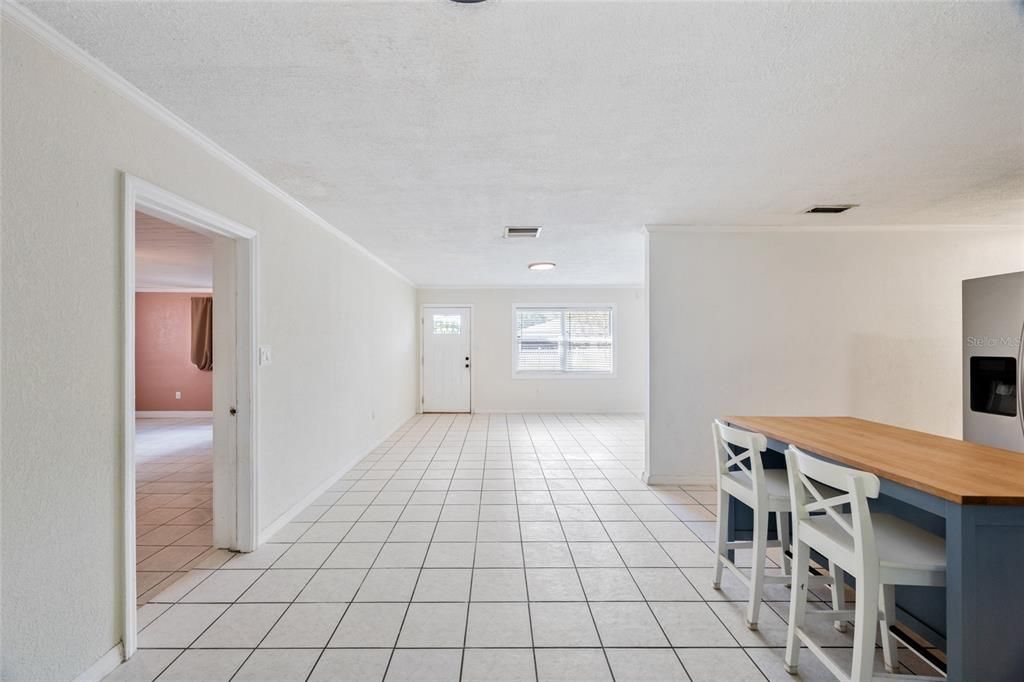 For Sale: $370,000 (3 beds, 2 baths, 1750 Square Feet)