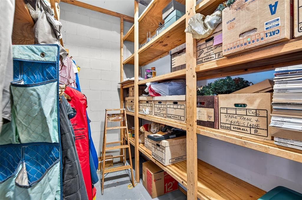 En Venta: $420,000 (4 camas, 2 baños, 2460 Pies cuadrados)