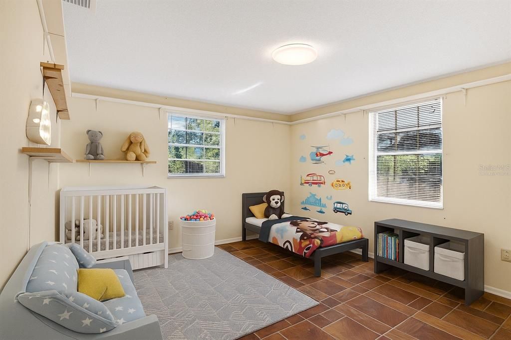 En Venta: $420,000 (4 camas, 2 baños, 2460 Pies cuadrados)