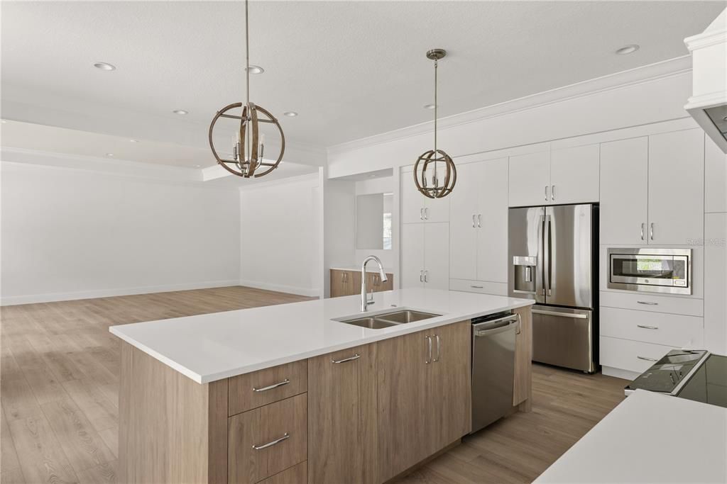 For Sale: $791,000 (6 beds, 3 baths, 3413 Square Feet)