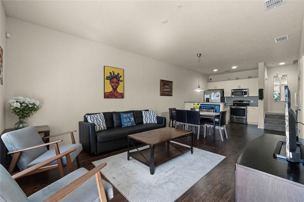 For Rent: $2,300 (3 beds, 2 baths, 1300 Square Feet)