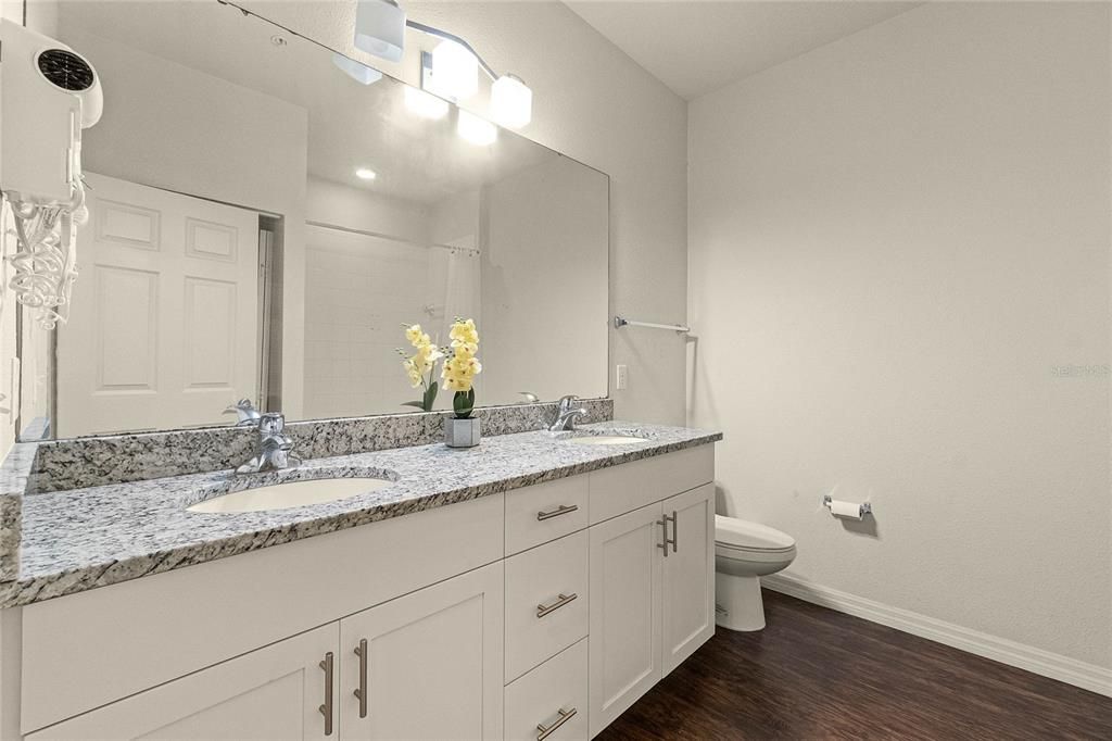 For Rent: $2,300 (3 beds, 2 baths, 1300 Square Feet)