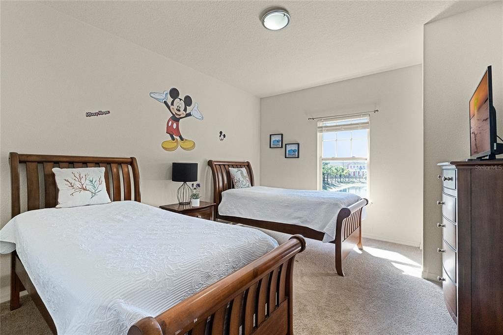 For Rent: $2,300 (3 beds, 2 baths, 1300 Square Feet)