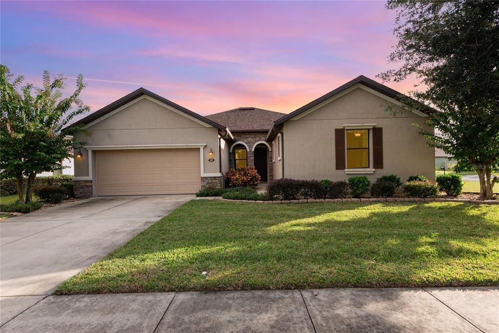 For Sale: $385,000 (3 beds, 2 baths, 2259 Square Feet)