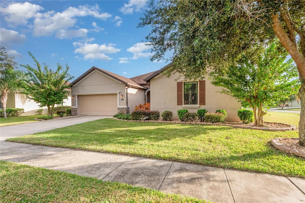 For Sale: $385,000 (3 beds, 2 baths, 2259 Square Feet)