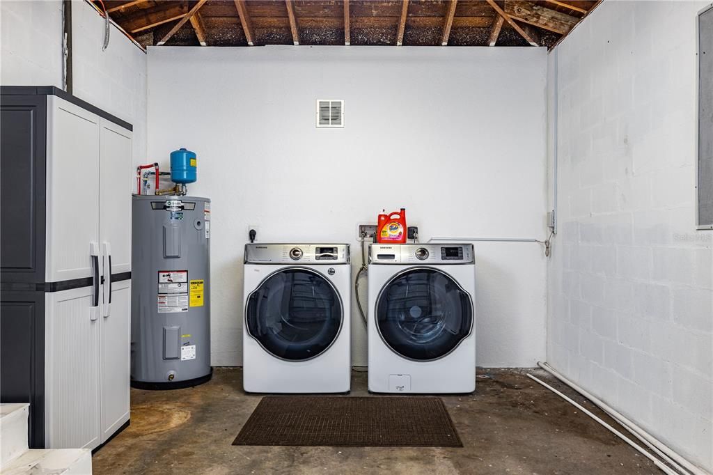 For Rent: $2,999 (3 beds, 2 baths, 1114 Square Feet)