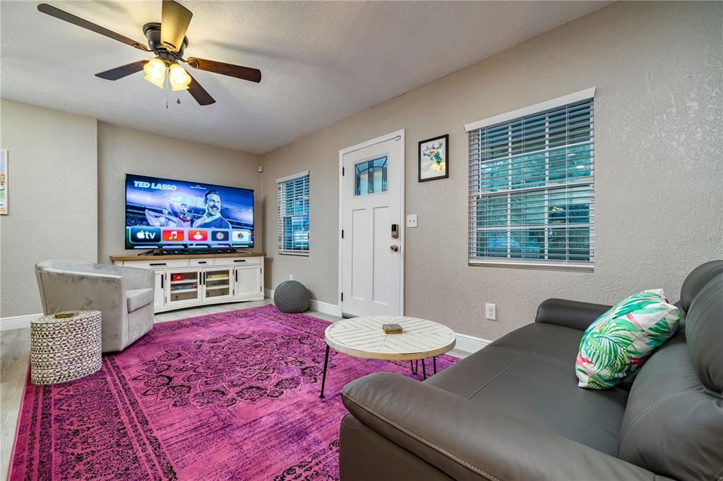 For Rent: $2,999 (3 beds, 2 baths, 1114 Square Feet)