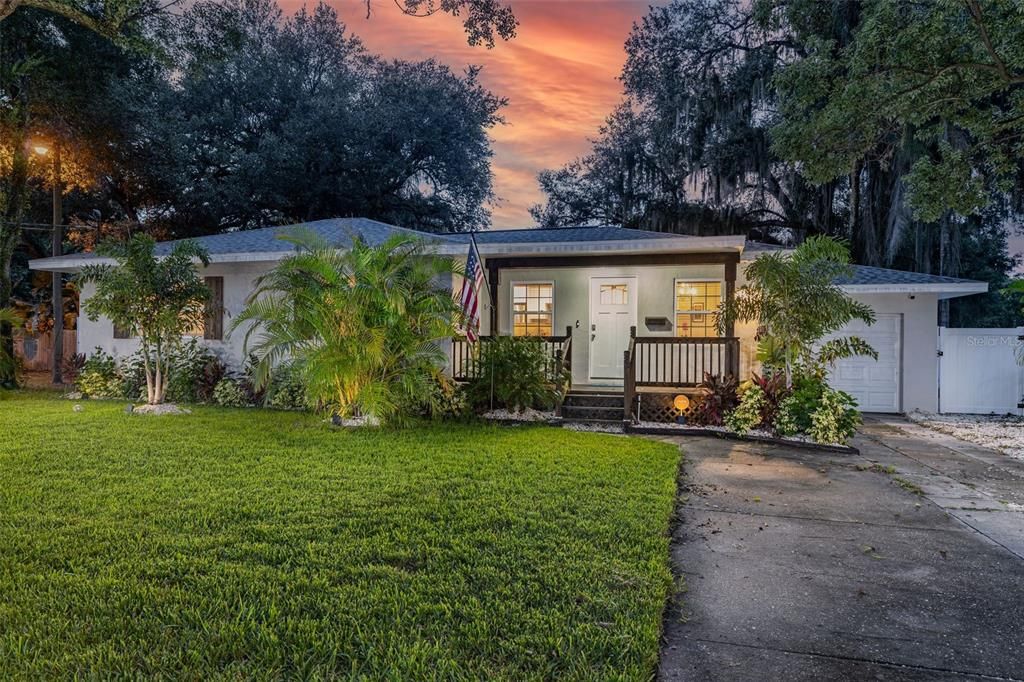 For Rent: $2,999 (3 beds, 2 baths, 1114 Square Feet)