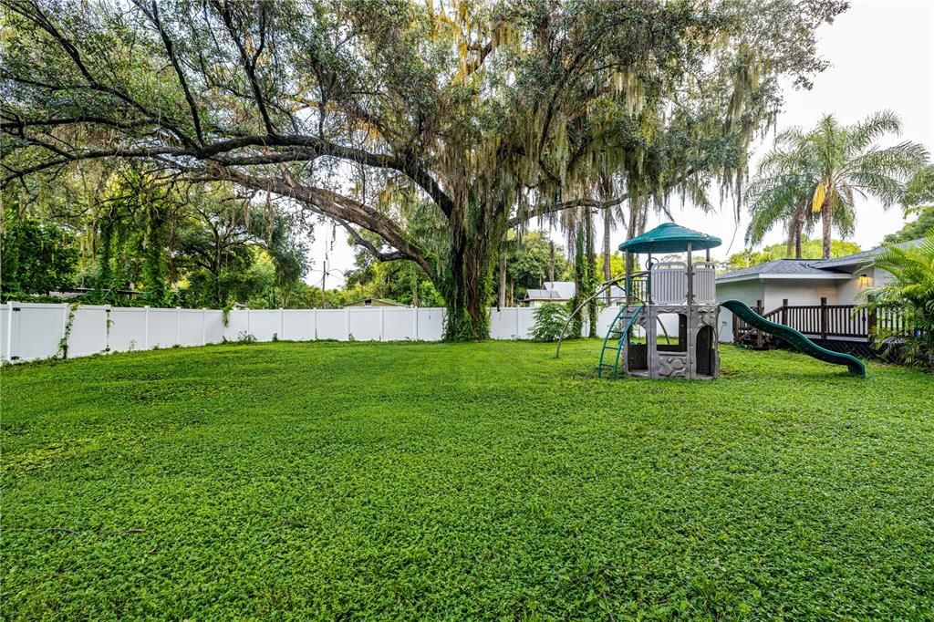 For Rent: $2,999 (3 beds, 2 baths, 1114 Square Feet)