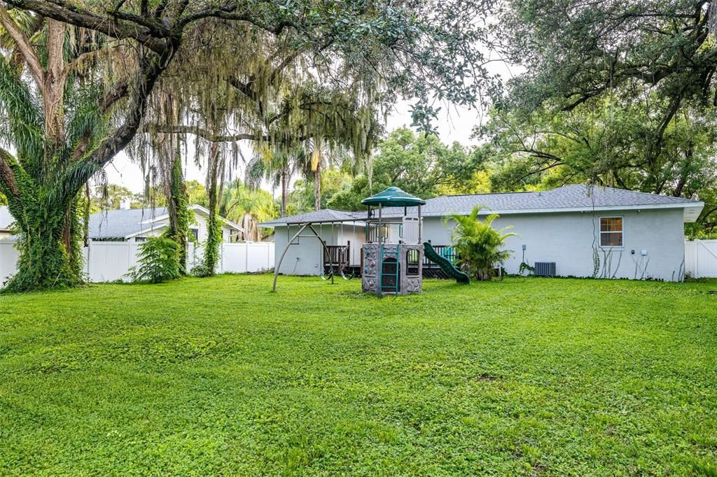 For Rent: $2,999 (3 beds, 2 baths, 1114 Square Feet)