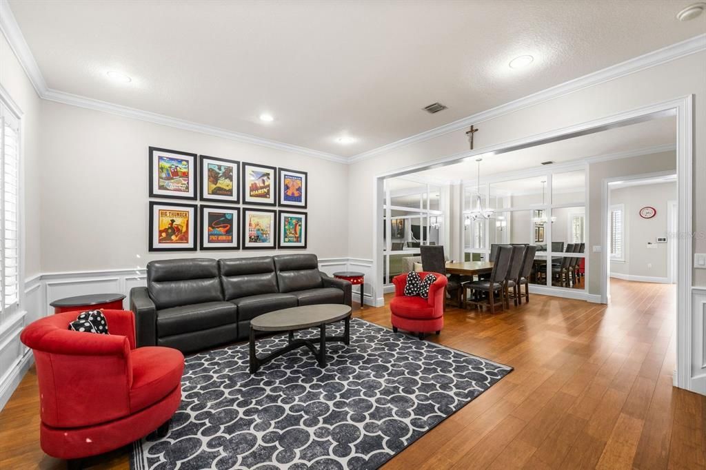 Под контрактом: $875,000 (4 спален, 3 ванн, 2801 Квадратных фут)