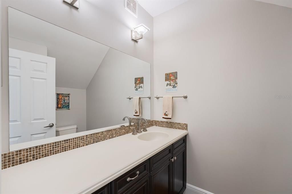 Под контрактом: $875,000 (4 спален, 3 ванн, 2801 Квадратных фут)