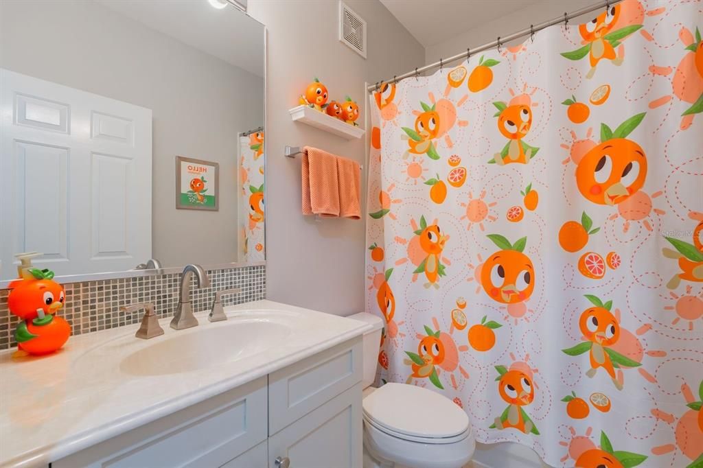 Под контрактом: $875,000 (4 спален, 3 ванн, 2801 Квадратных фут)