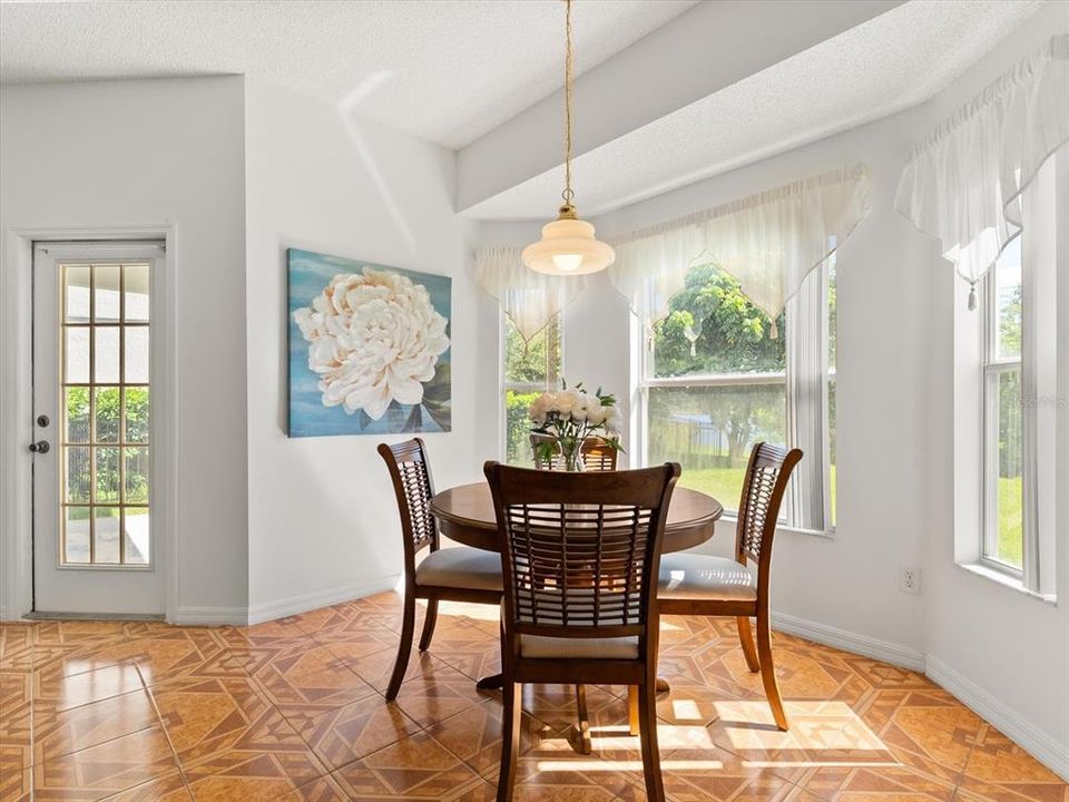 Active With Contract: $484,990 (4 beds, 2 baths, 2524 Square Feet)