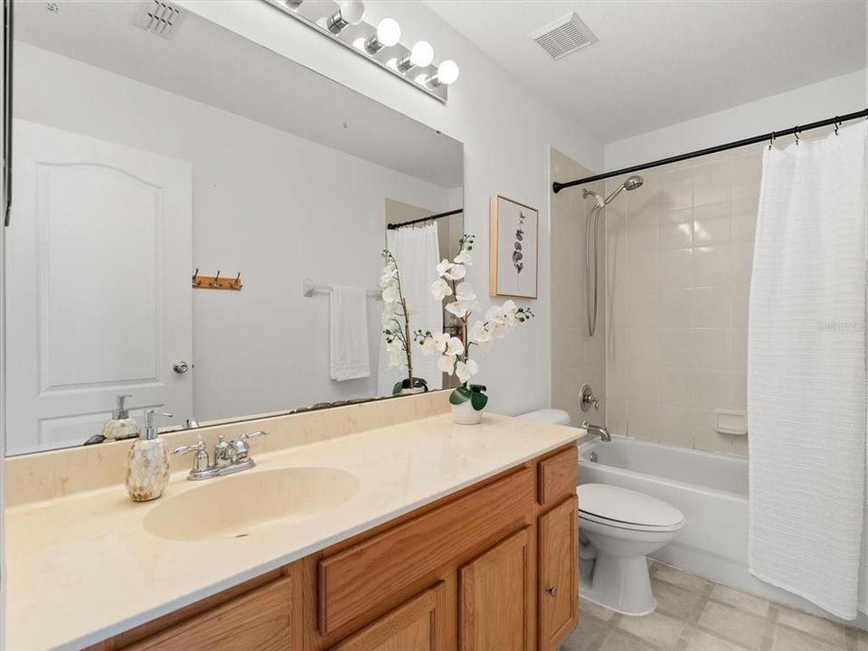 Active With Contract: $484,990 (4 beds, 2 baths, 2524 Square Feet)