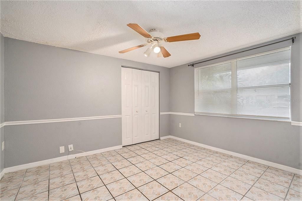 合同活跃: $224,900 (3 贝兹, 2 浴室, 1334 平方英尺)