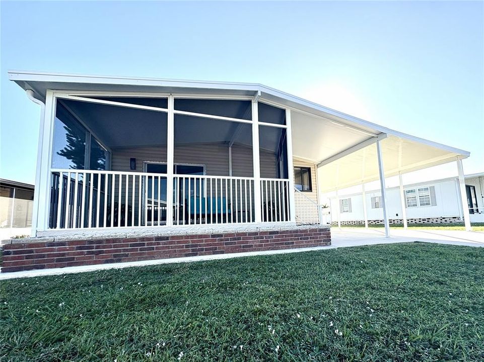 For Sale: $199,900 (2 beds, 2 baths, 960 Square Feet)