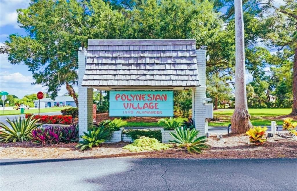 For Sale: $199,900 (2 beds, 2 baths, 960 Square Feet)