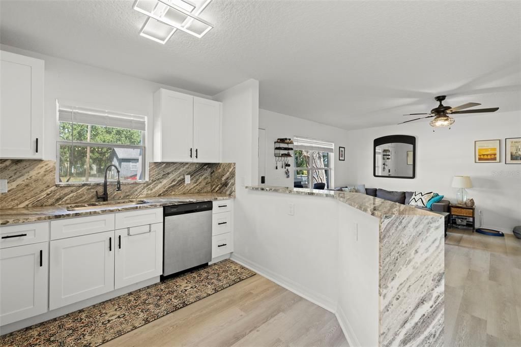 For Sale: $350,000 (3 beds, 2 baths, 1215 Square Feet)