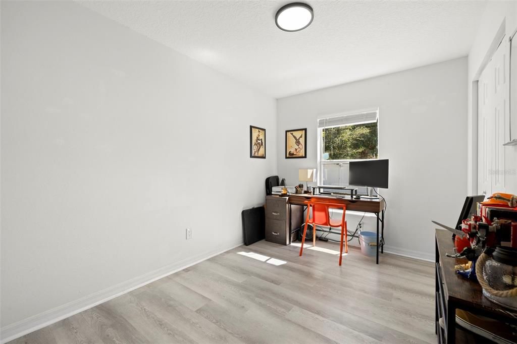 For Sale: $350,000 (3 beds, 2 baths, 1215 Square Feet)