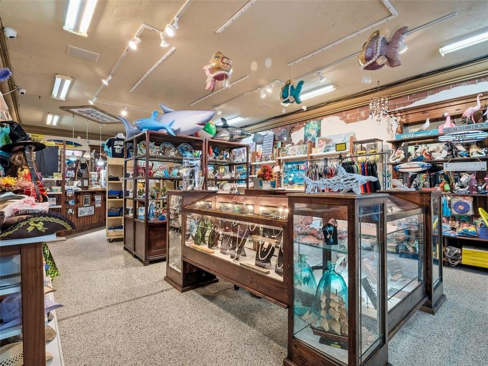 Под контрактом: $965,000 (0 спален, 0 ванн, 1216 Квадратных фут)