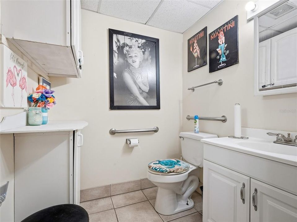 Под контрактом: $965,000 (0 спален, 0 ванн, 1216 Квадратных фут)