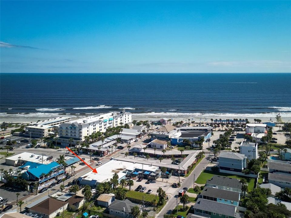 Под контрактом: $965,000 (0 спален, 0 ванн, 1216 Квадратных фут)