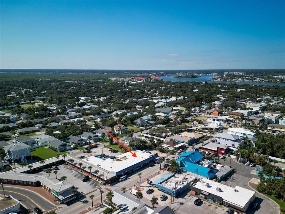 Под контрактом: $965,000 (0 спален, 0 ванн, 1216 Квадратных фут)