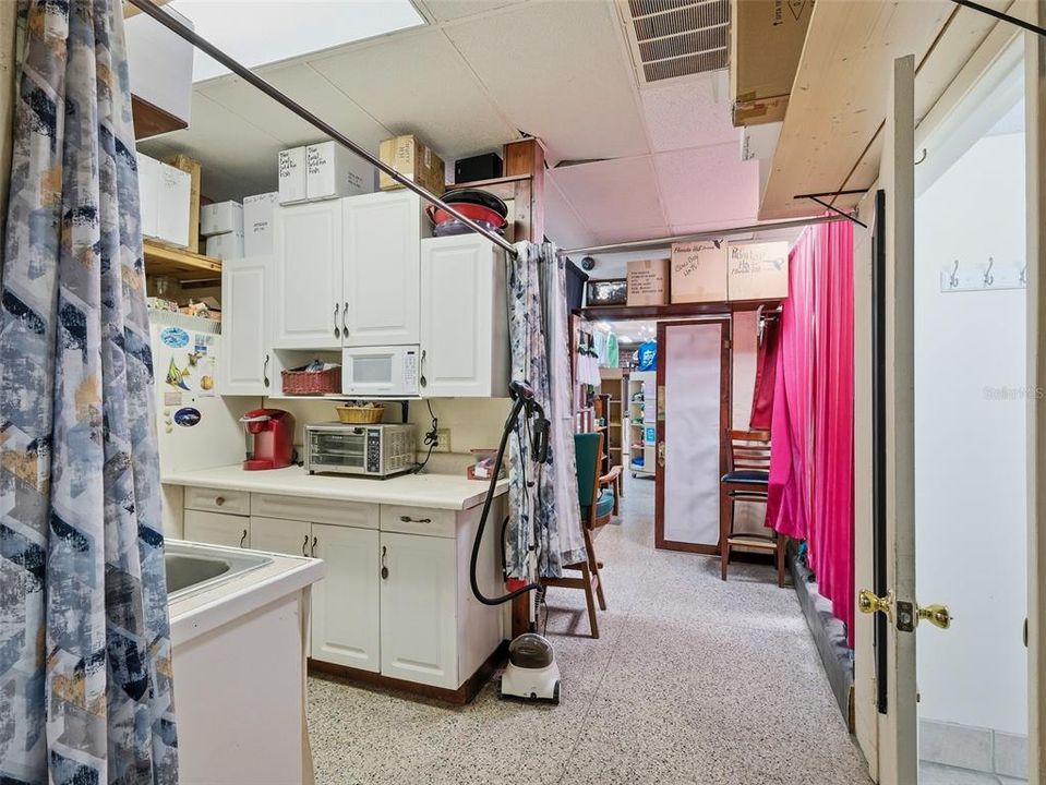 Под контрактом: $965,000 (0 спален, 0 ванн, 1216 Квадратных фут)